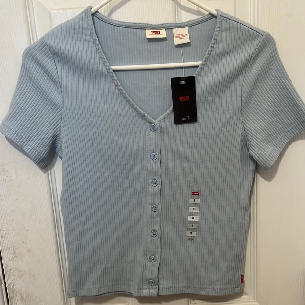 NWT Levi's Women's Light Blue Ribbed Button-Up Top sz SM fits like a medium